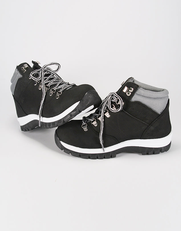 Botas negras con casquillo de acero