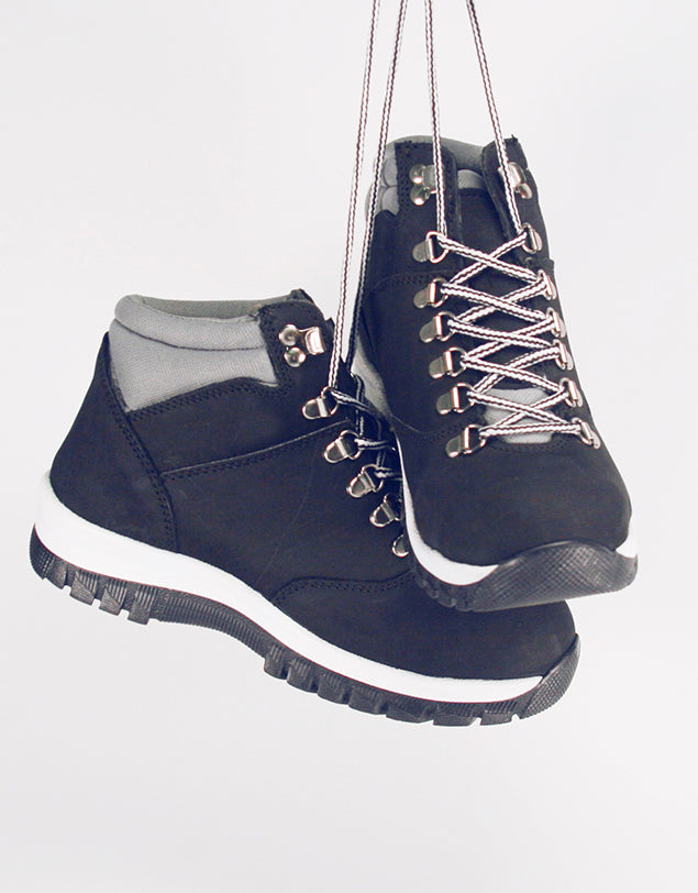 Botas azul marino con casquillo de acero